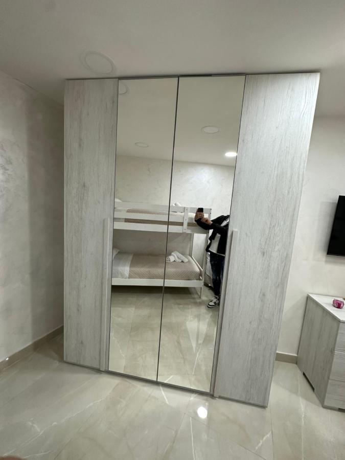 Chloehouse Apartment Naples Luaran gambar