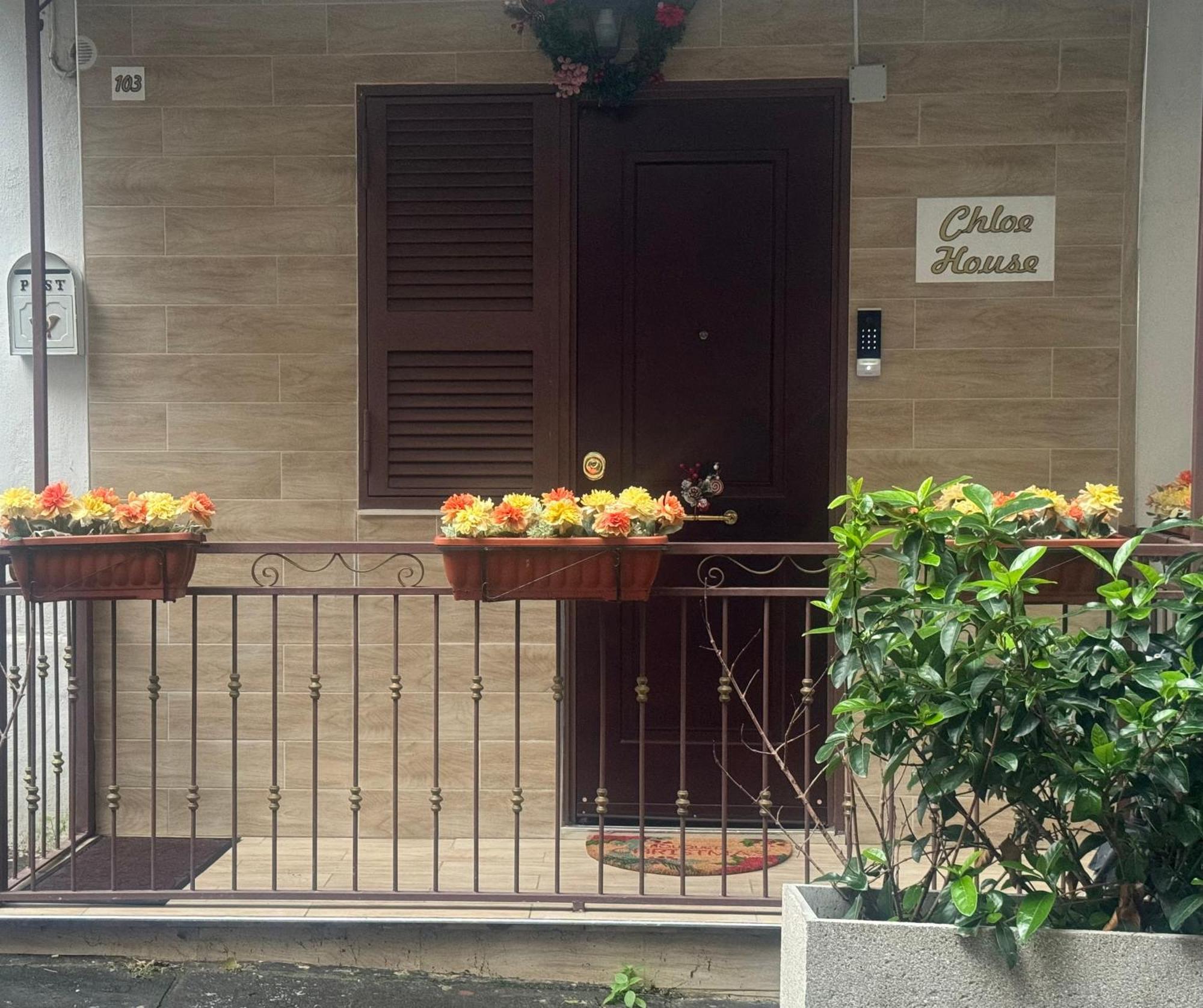 Chloehouse Apartment Naples Luaran gambar